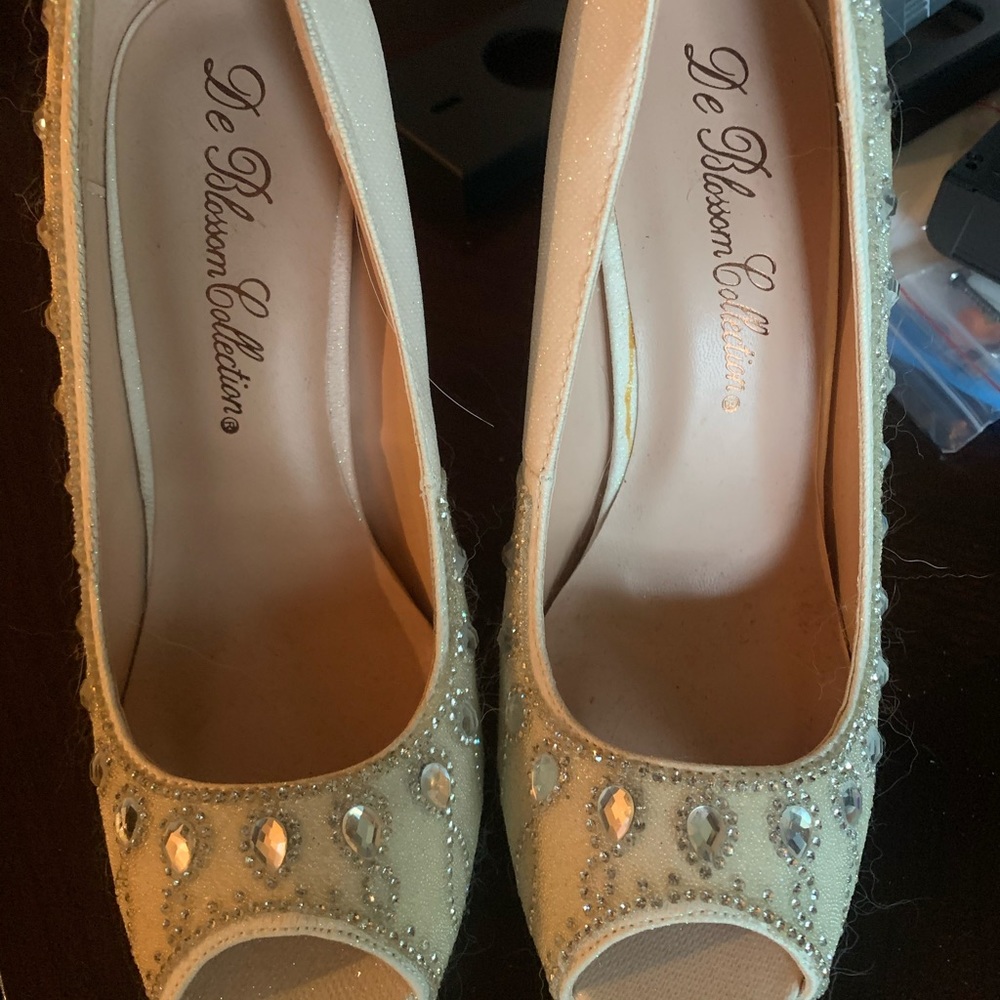 White rhinestone shoe size 7.5 - Picture 2 of 4